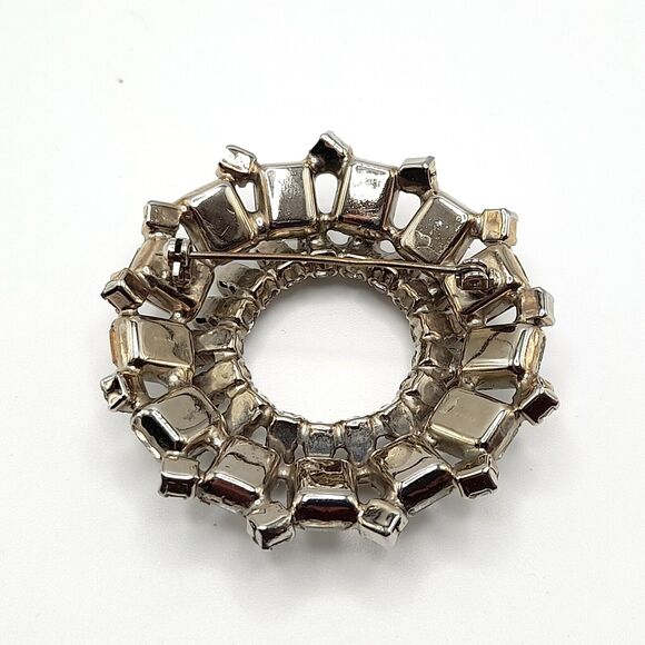 Vintage Clear Rhinestone Wreath Brooch Pin, Wedding Brooch, 2 1/4", 1950s - Picture 7 of 10